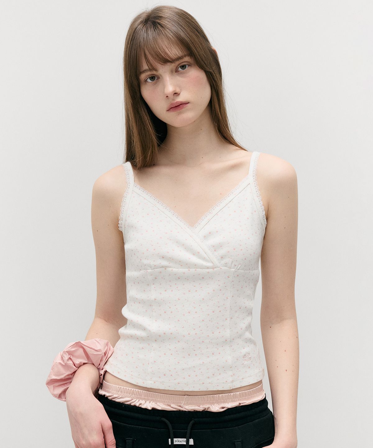 로라로라(ROLAROLA) NUBASIC FLOWER LACE SLEEVELESS IVORY