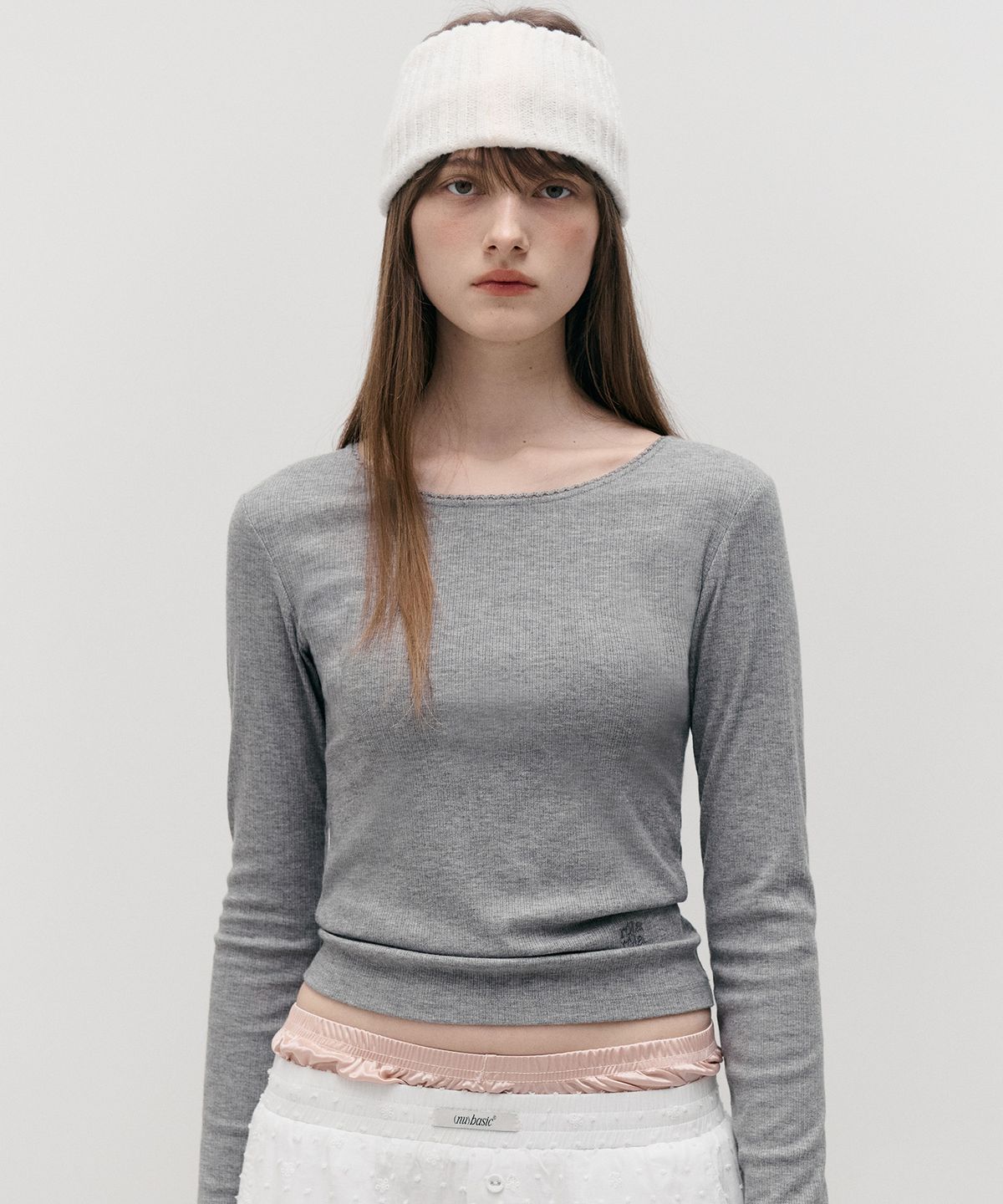 로라로라(ROLAROLA) NUBASIC LACE ROUND NECK SLIM T-SHIRT GRAY