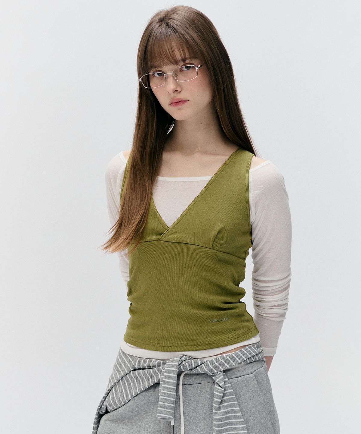 로라로라(ROLAROLA) NUBASIC LAYERED SLEEVELESS SET WH+OL