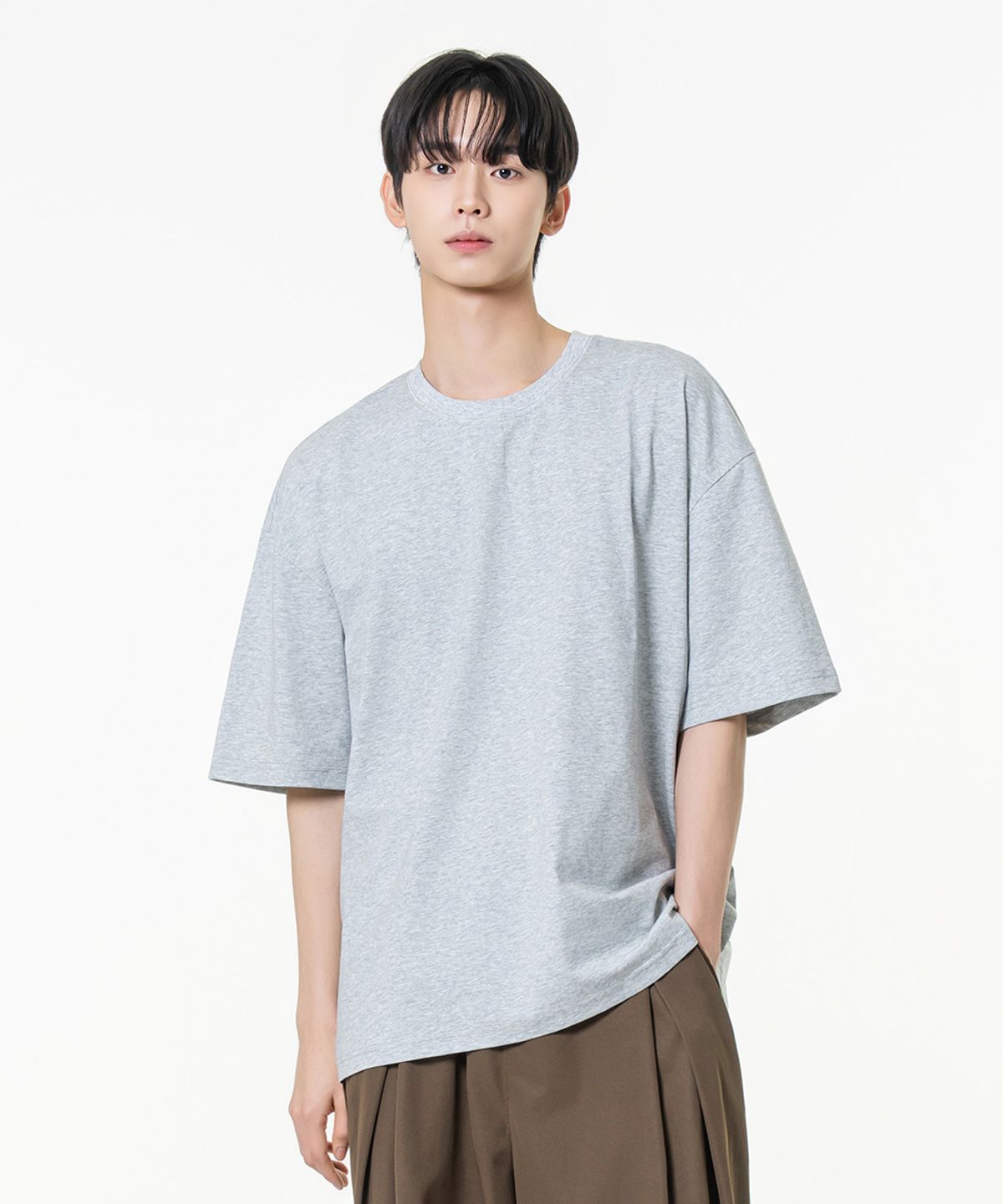 모즈모즈(MOZMOZ) 오버핏 소로나 쿨링 기능성 뒷절개 무지 반팔티셔츠 그레이