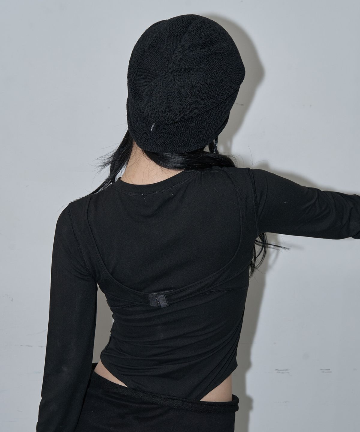 지제뮤지엄(ZIZEMUSEUM) LONG STRING MESH BEANIE (BLACK)