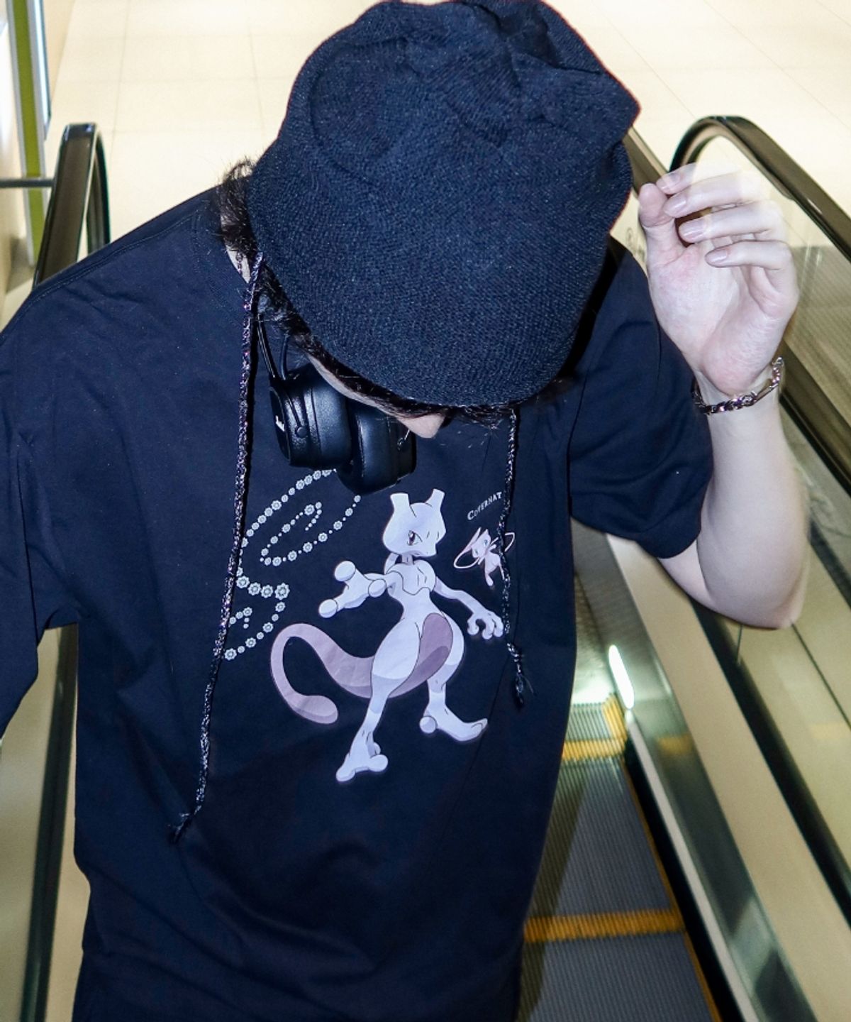 지제뮤지엄(ZIZEMUSEUM) LONG STRING MESH BEANIE (BLACK)