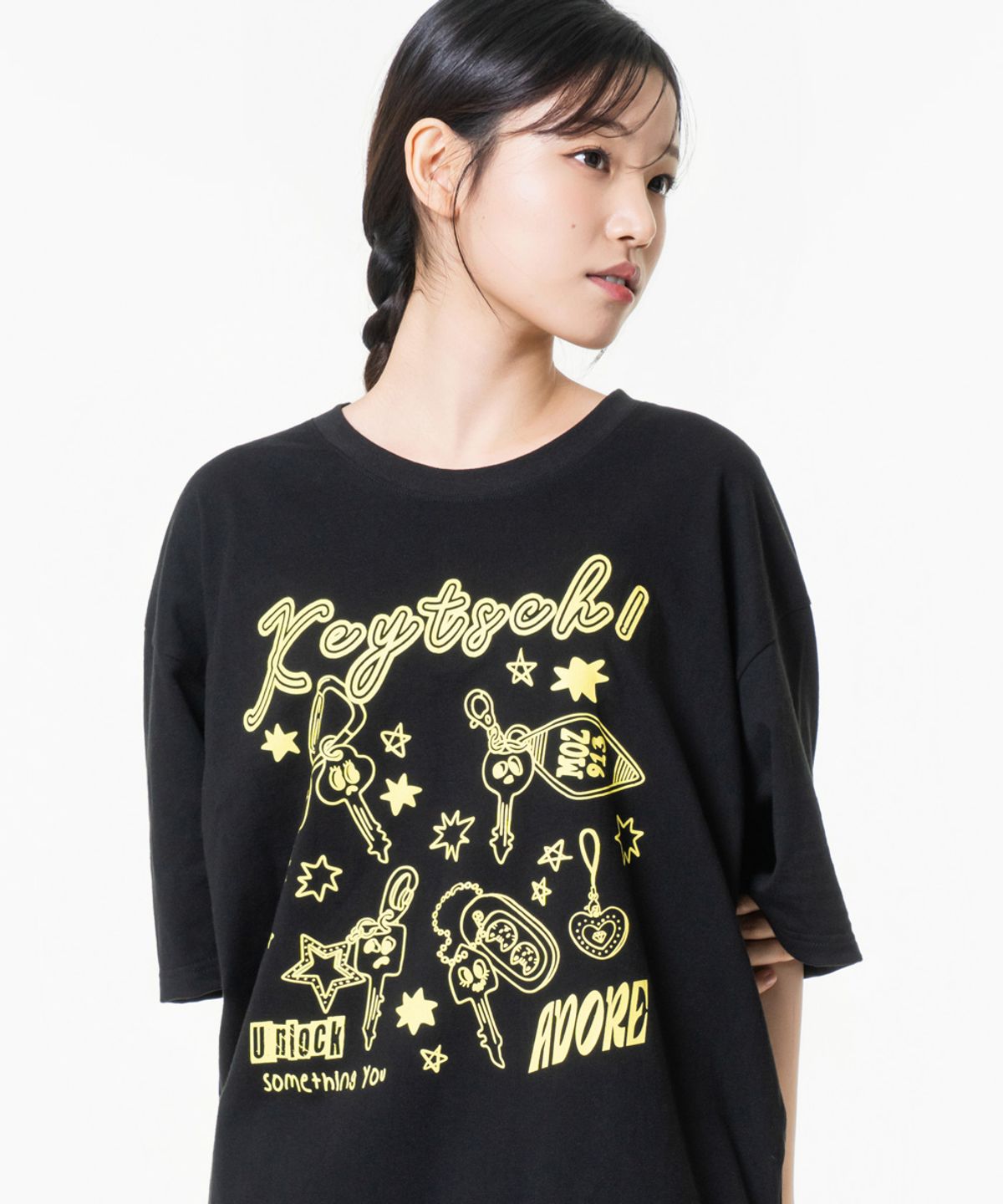 모즈모즈(MOZMOZ) 키치 오버핏 그래픽 반팔티셔츠 블랙