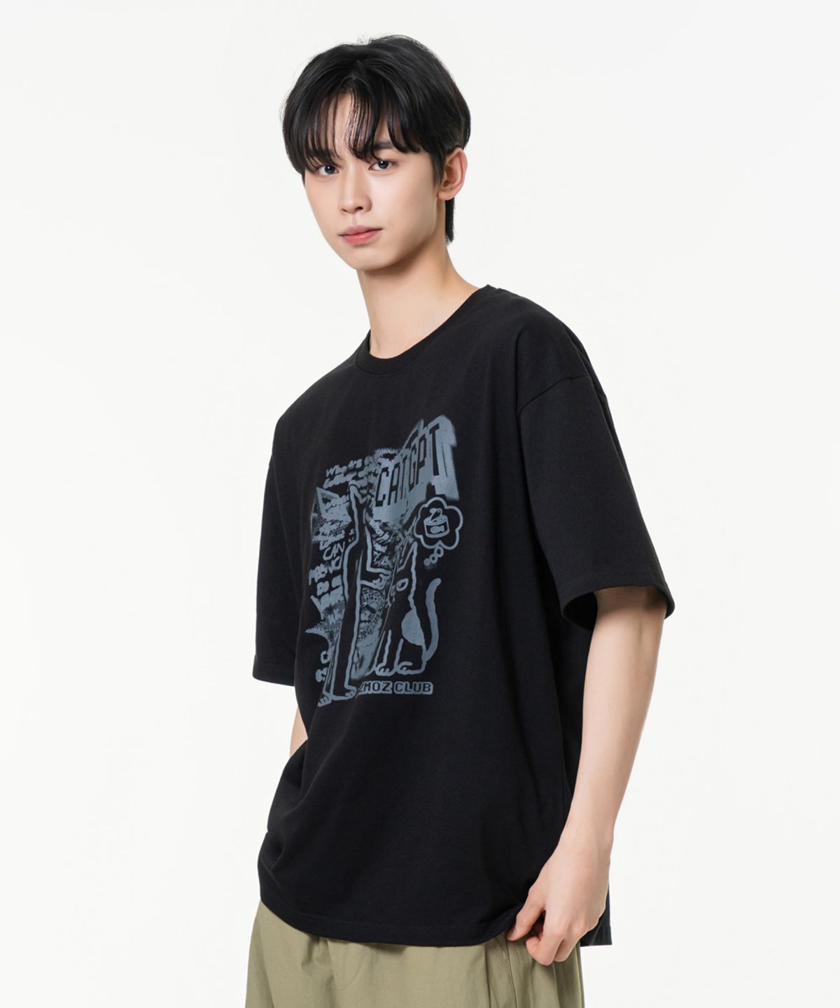 모즈모즈(MOZMOZ) 캣지피티 오버핏 그래픽 반팔티셔츠 블랙