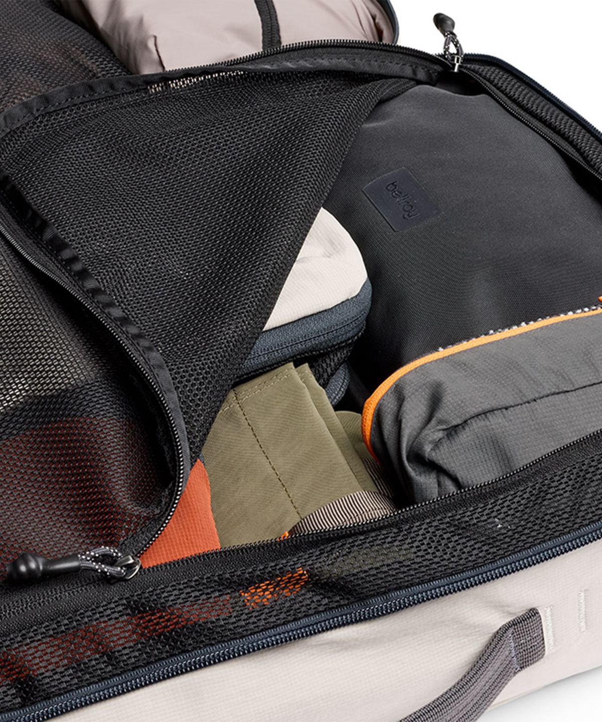 벨로이(BELLROY) 라이트 트래블 백팩 38L(BLPB-ASH-241) - 애쉬