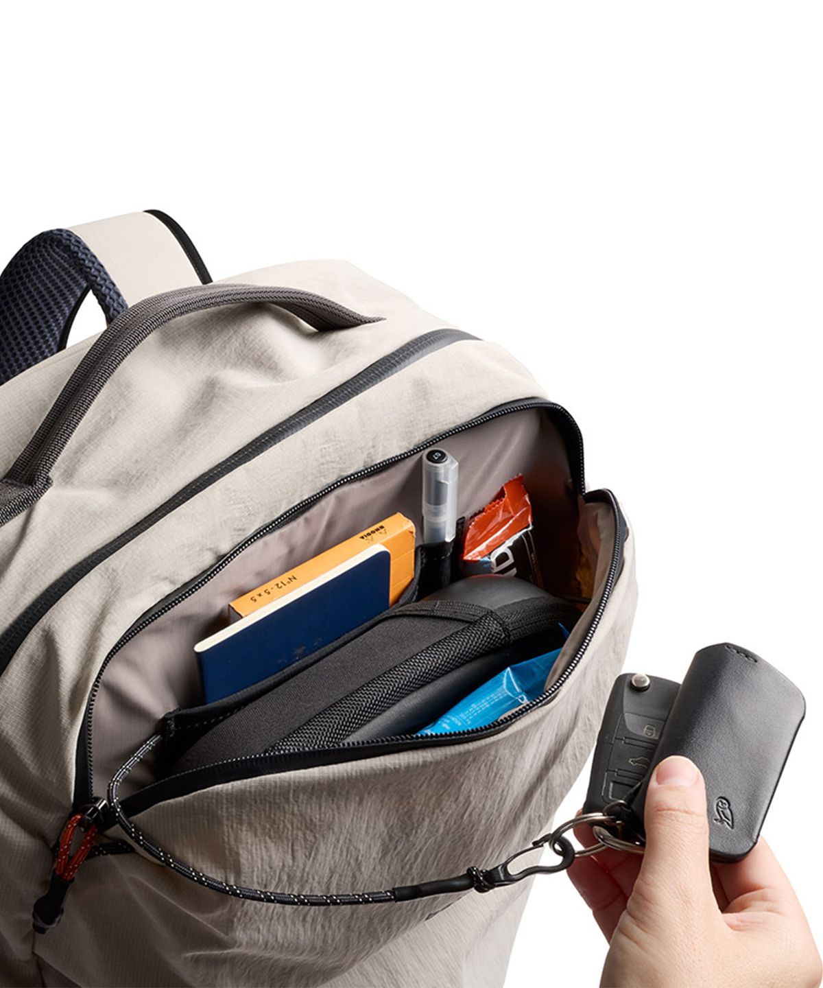 벨로이(BELLROY) 라이트 트래블 백팩 38L(BLPB-ASH-241) - 애쉬