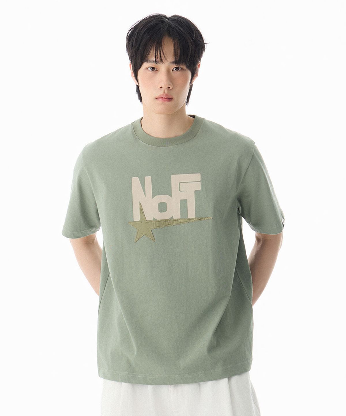 낫온리포투데이(NOT ONLY FOR TODAY) 스타 NOFT 자수 반소매 티셔츠 [올리브]