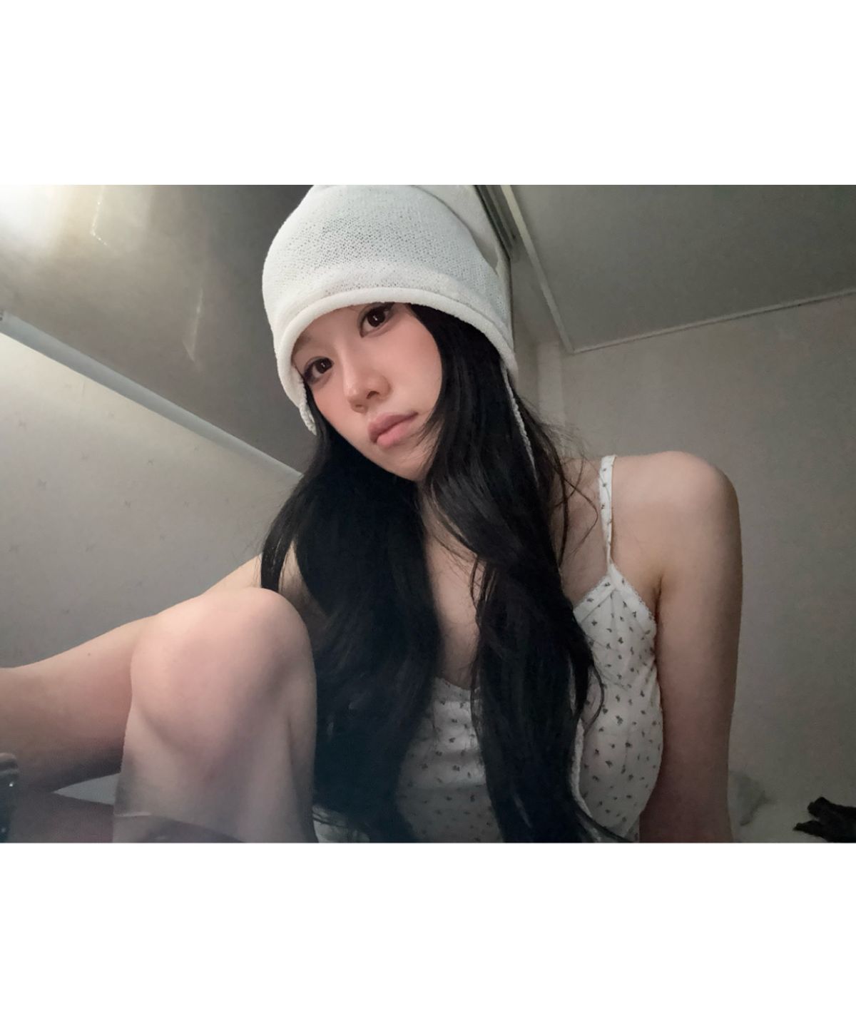 지제뮤지엄(ZIZEMUSEUM) LONG STRING MESH BEANIE (WHITE)