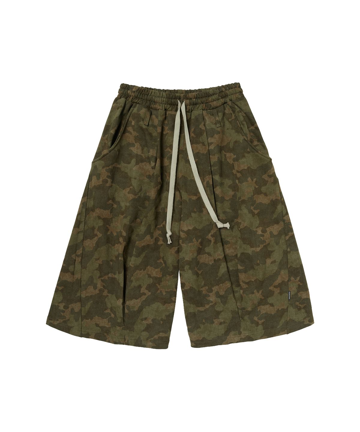 가터갤러리(GOTTER GALLERY) WIDE CURVED BERMUDA SWEAT SHORTS_CAMO