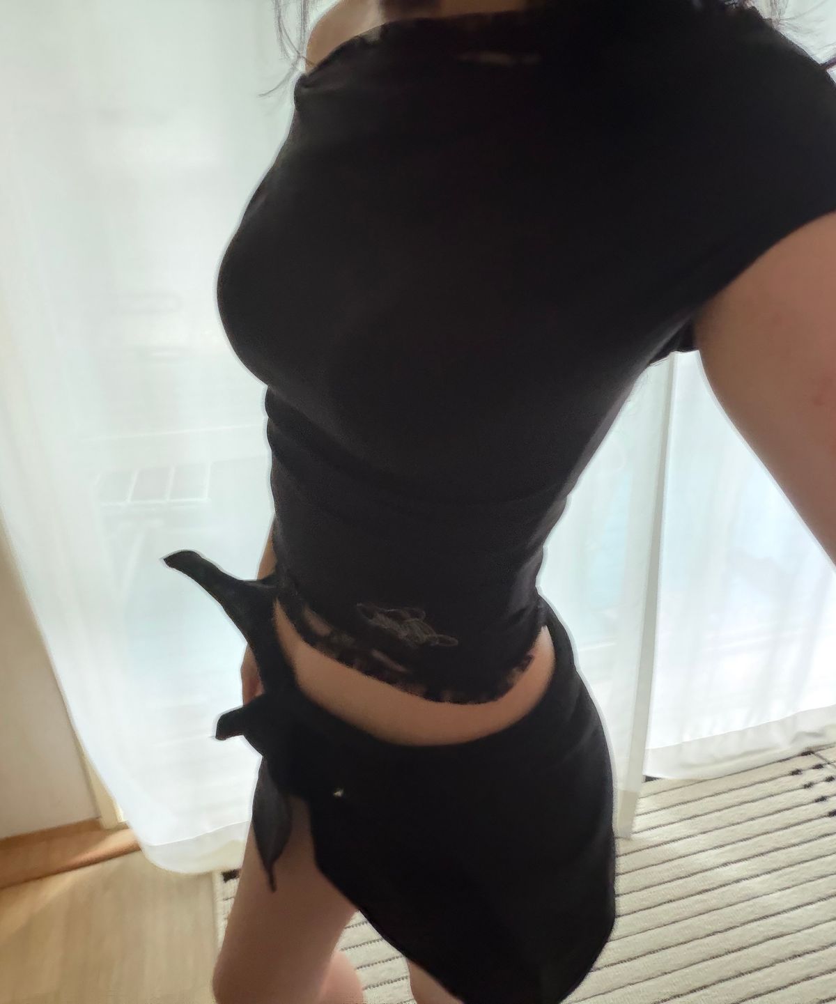 지제뮤지엄(ZIZEMUSEUM) LAYERED SNAP WRAP SKIRT (BLACK)