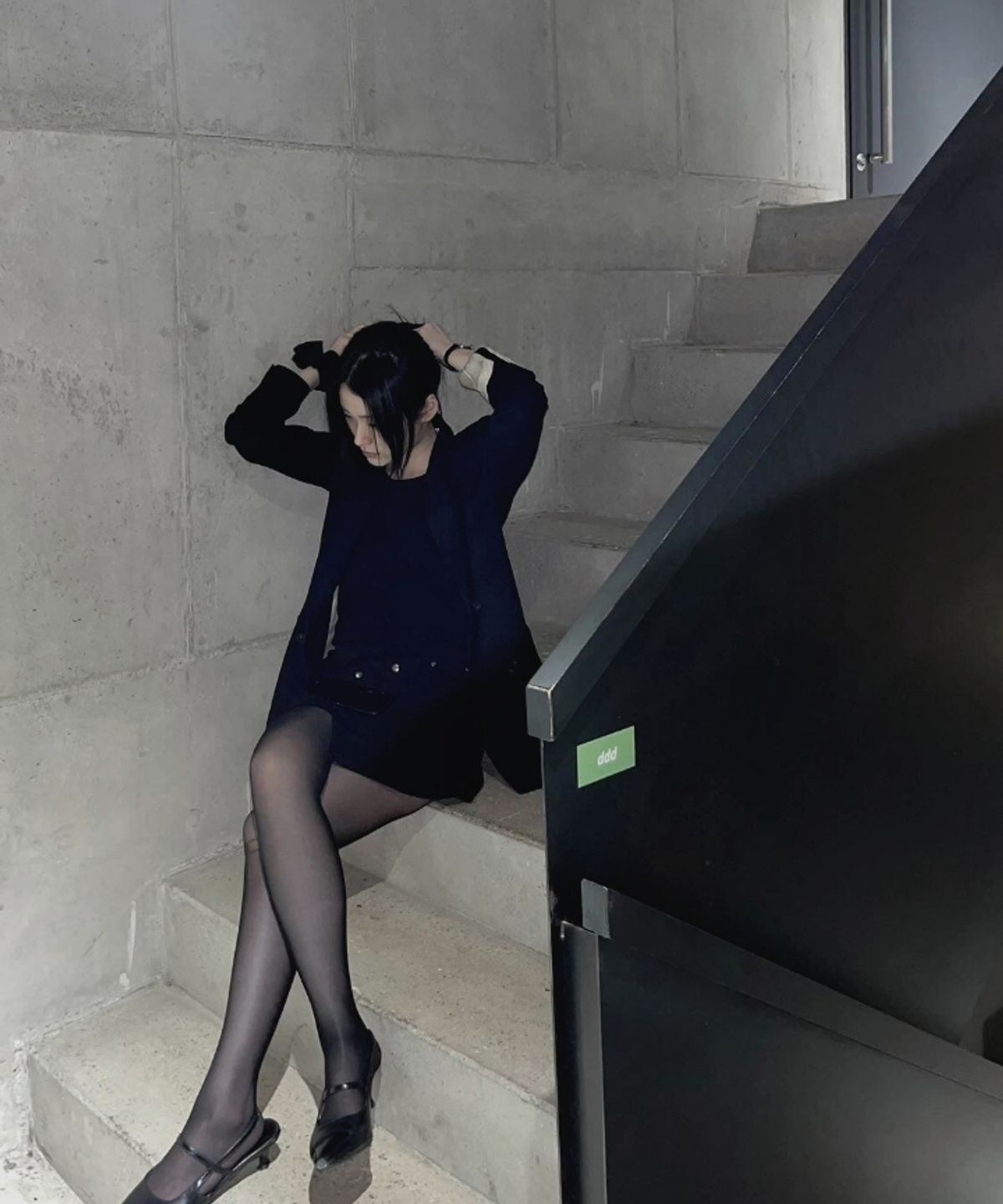 지제뮤지엄(ZIZEMUSEUM) LAYERED SNAP WRAP SKIRT (BLACK)
