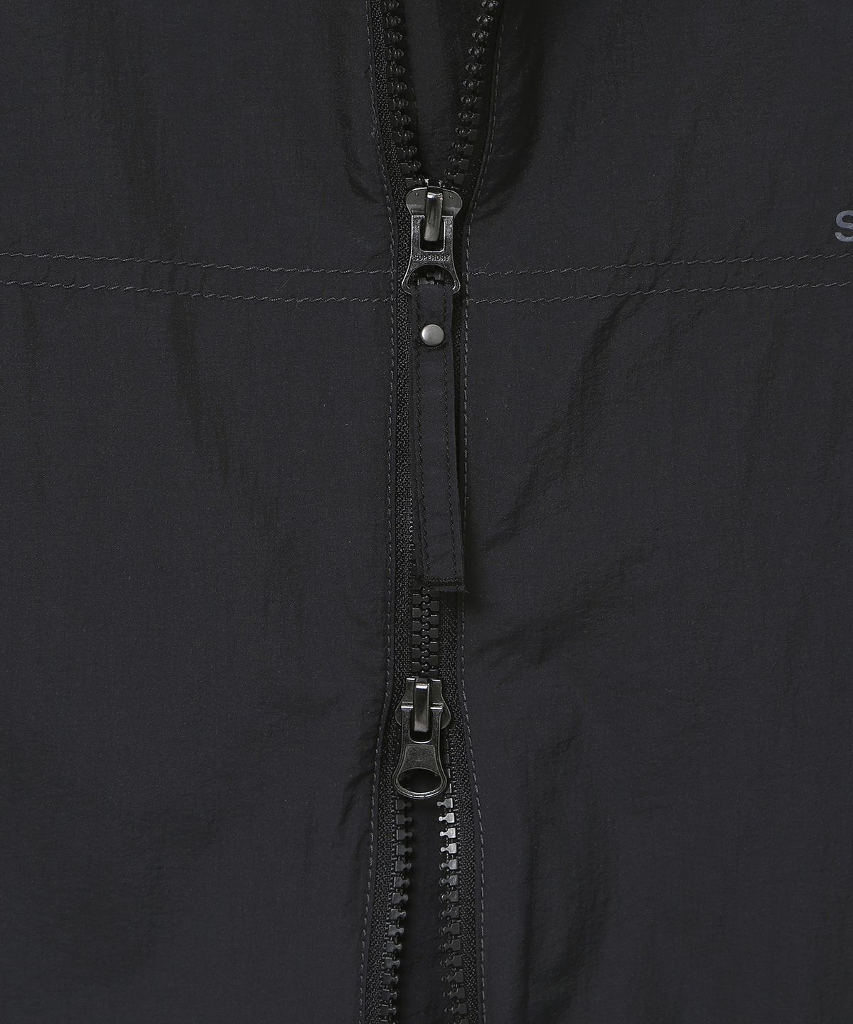 슈퍼드라이(SUPERDRY) 라이트 윈드 자켓 블랙 SDUJWAQ08BLK