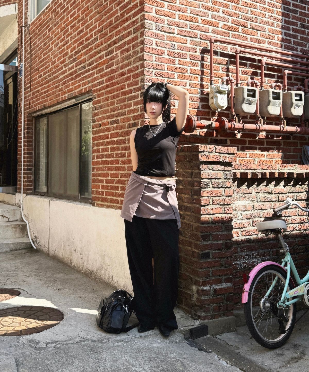 지제뮤지엄(ZIZEMUSEUM) LAYERED SNAP WRAP SKIRT (TAUPE GRAY)
