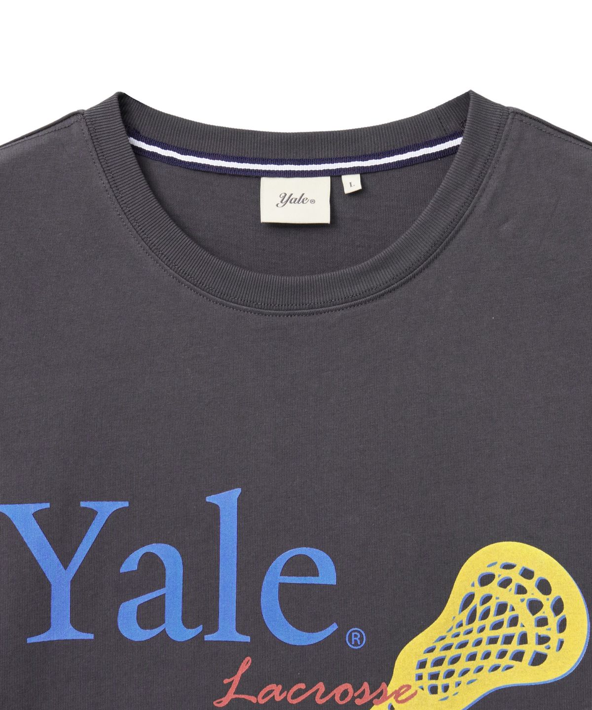 예일(YALE) 라크로스 그래픽 티셔츠_차콜