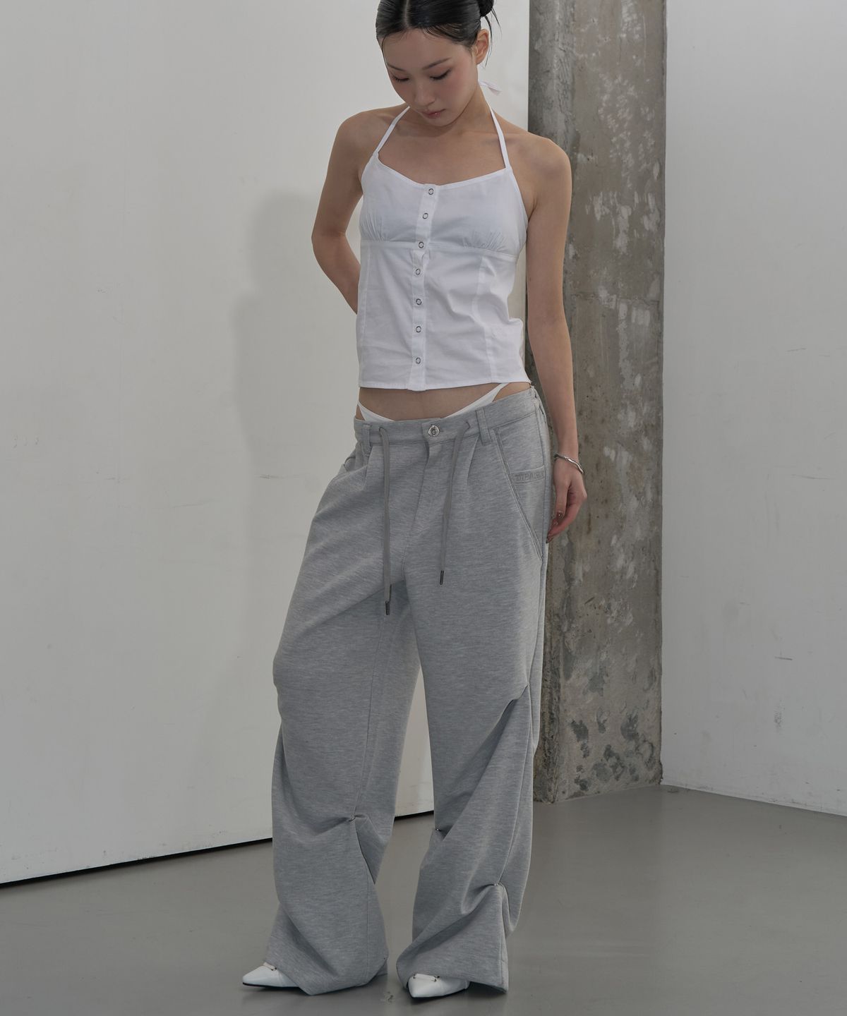 지제뮤지엄(ZIZEMUSEUM) UTILITY POCKET WIDE SWEAT PANTS (MELANGE GRAY)