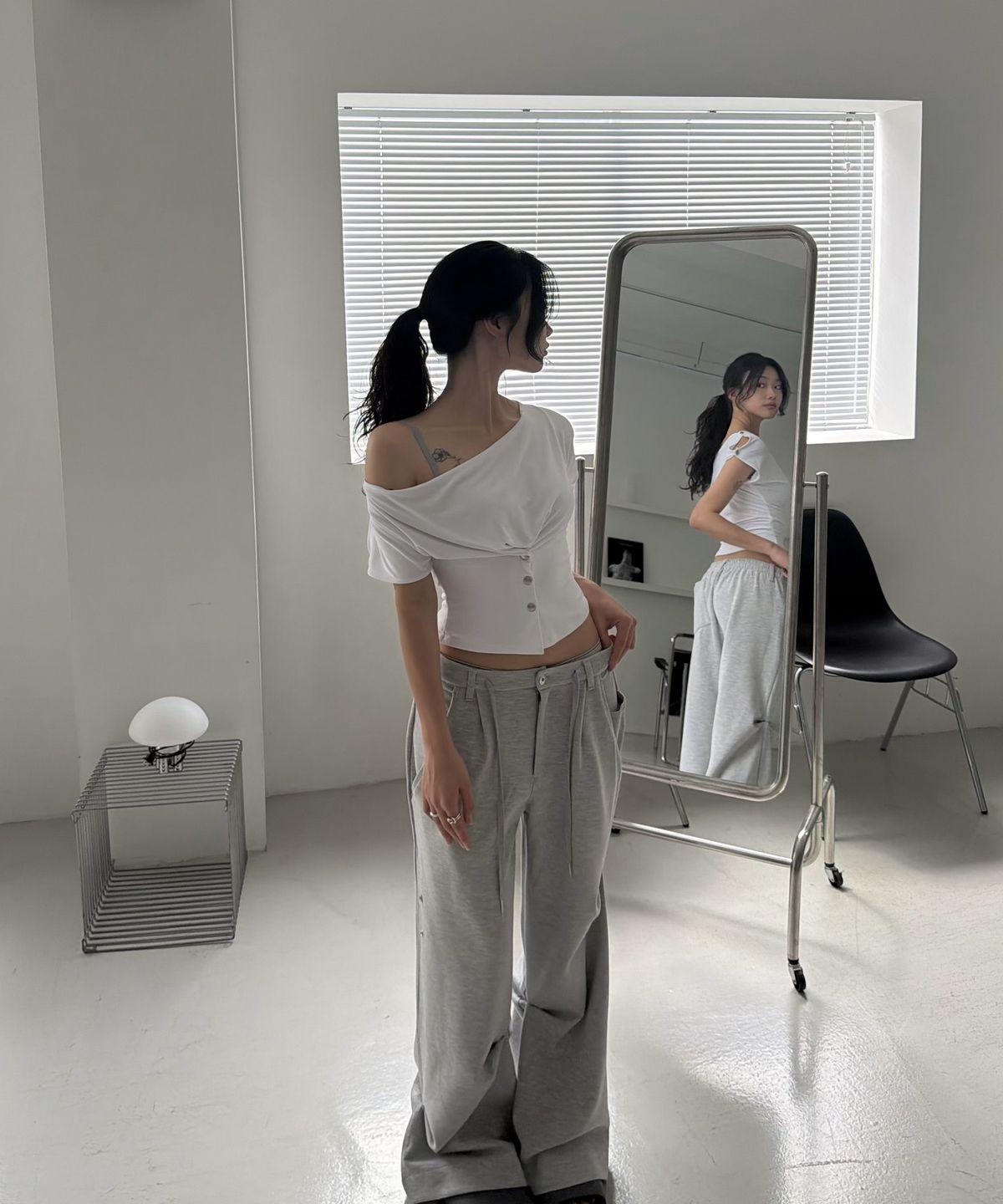 지제뮤지엄(ZIZEMUSEUM) UTILITY POCKET WIDE SWEAT PANTS (MELANGE GRAY)