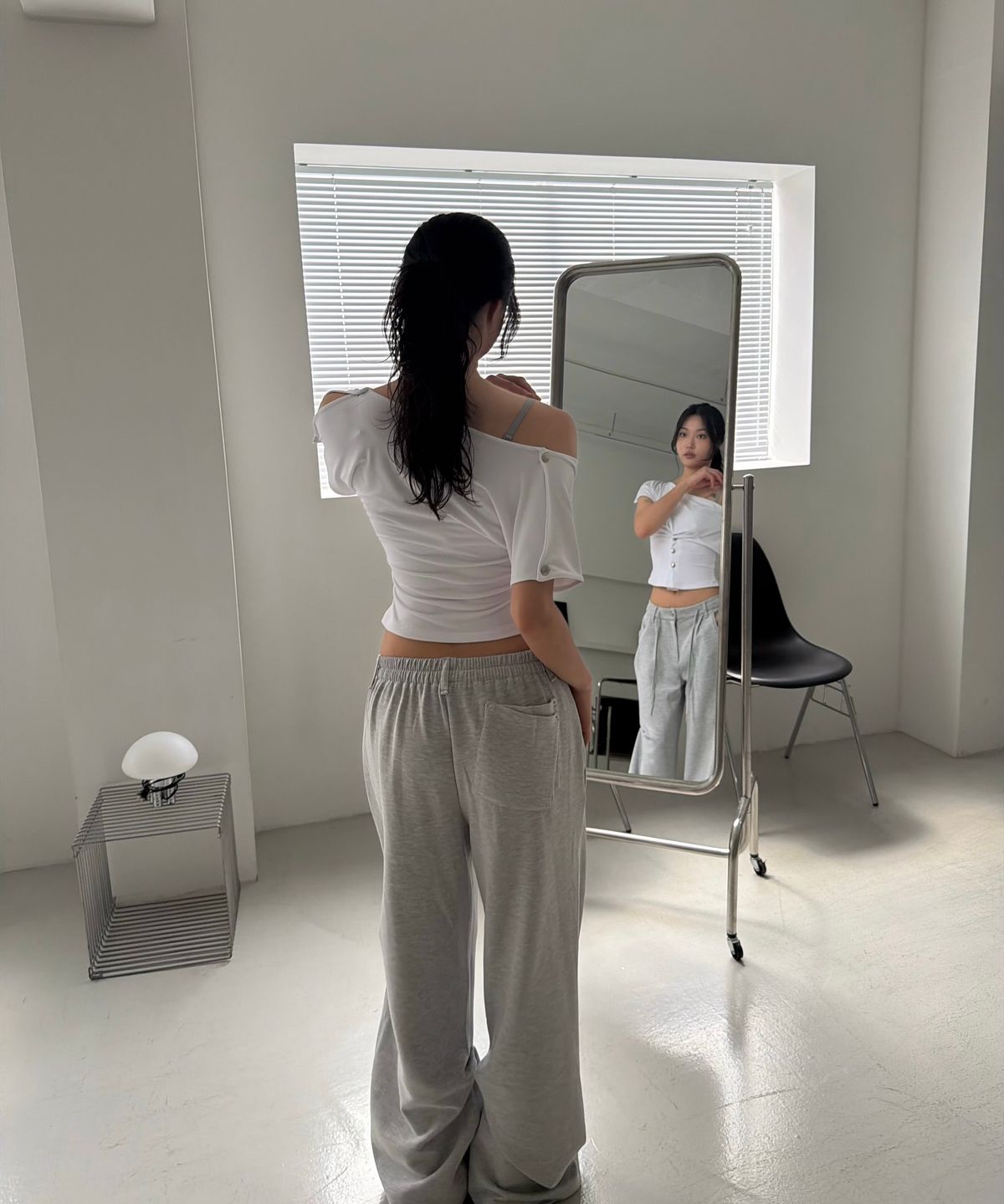 지제뮤지엄(ZIZEMUSEUM) UTILITY POCKET WIDE SWEAT PANTS (MELANGE GRAY)