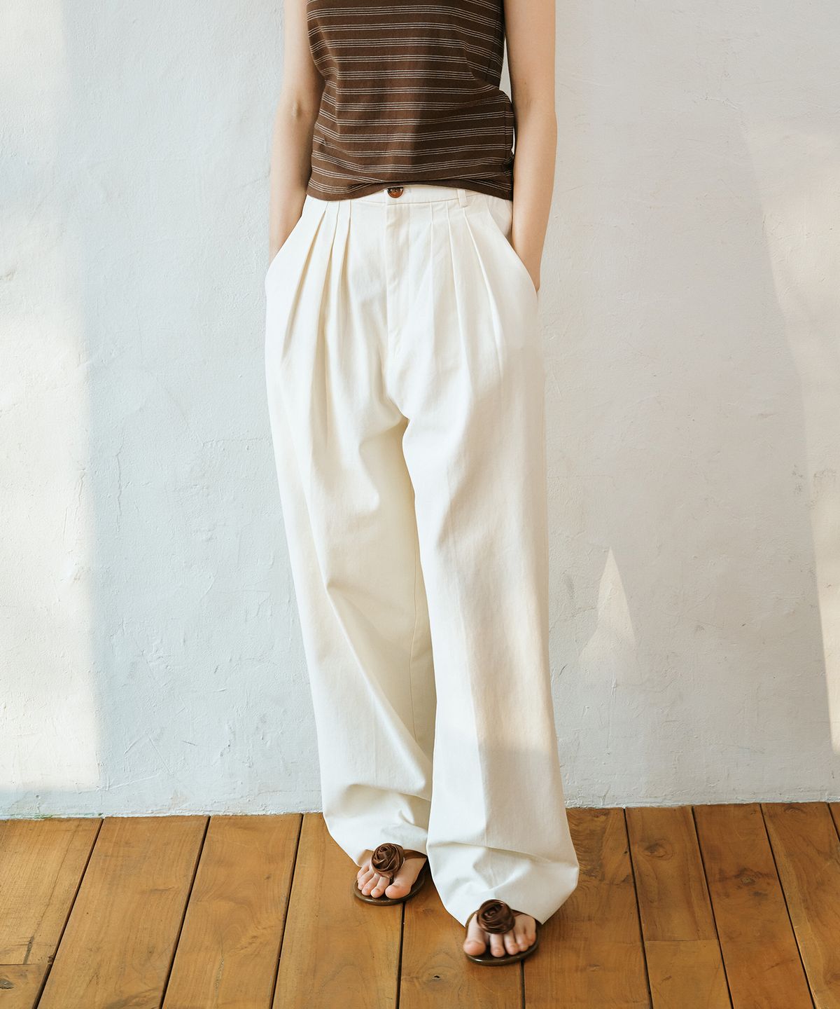 그린버터(GREENBUTTER) Relaxed Classic Pintuck Pants (Ivory)