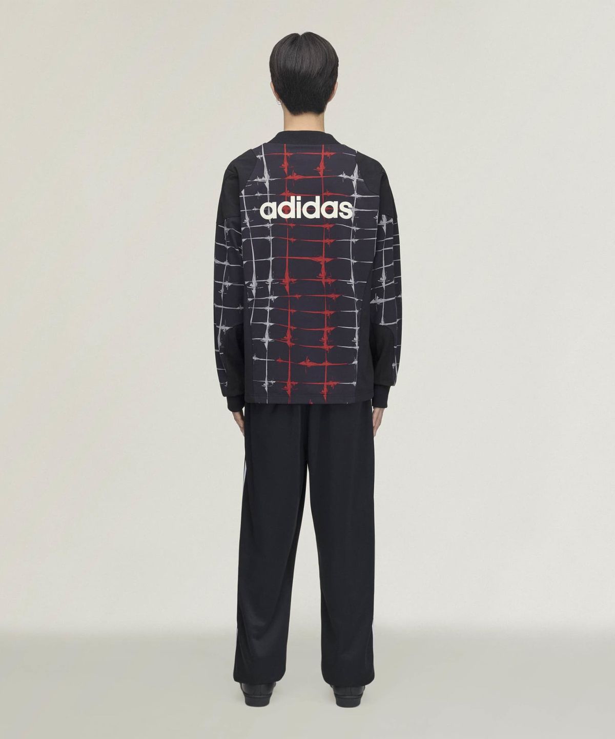 아디다스(ADIDAS) 아디다스 X THUG CLUB 골리 티셔츠 - 블랙 / KF6913