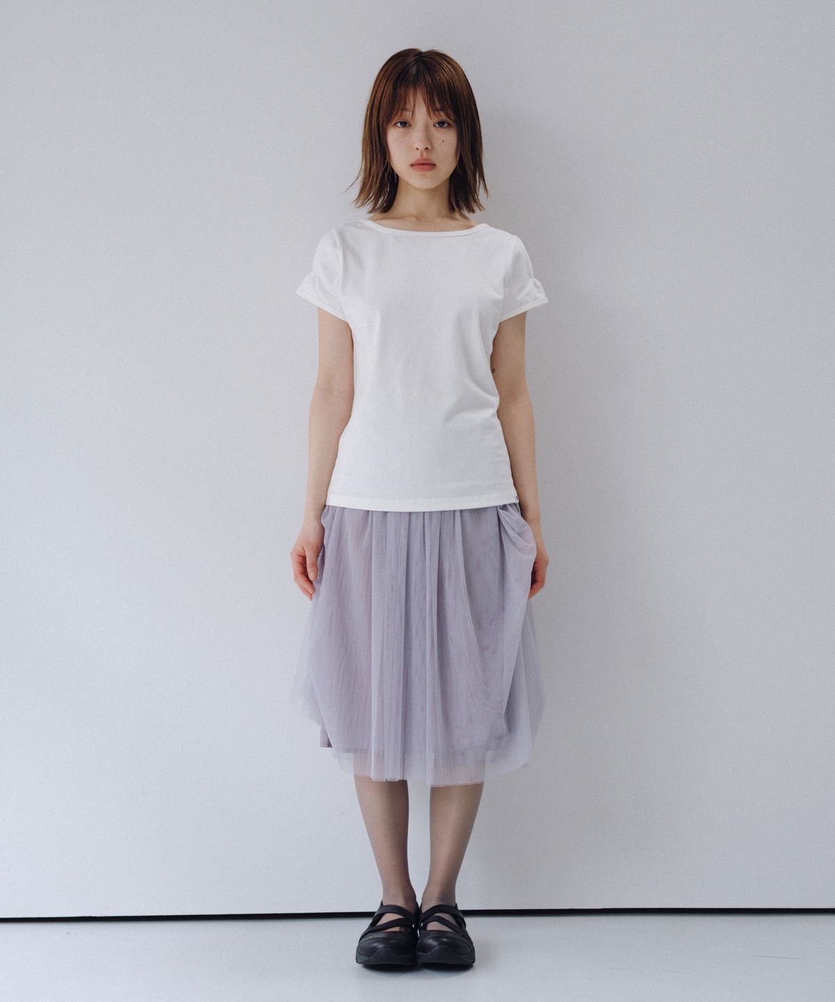 오헤시오(OHESHIO) BACK BUTTON SHIRRING T-SHIRT, IVORY