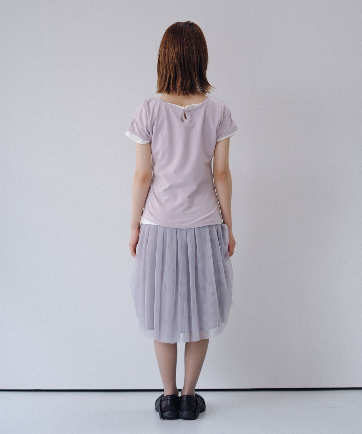 오헤시오(OHESHIO) BACK BUTTON SHIRRING T-SHIRT, IVORY
