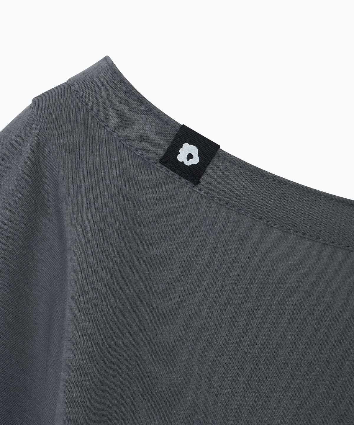 오헤시오(OHESHIO) ONE-SHOULDER WRAP T-SHIRT, CHARCOAL