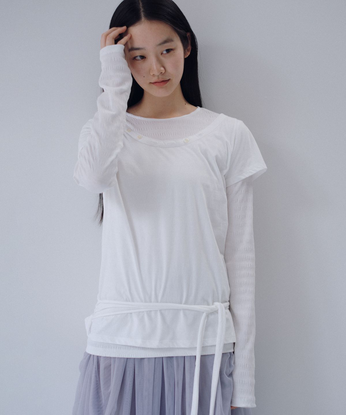 오헤시오(OHESHIO) ONE-SHOULDER WRAP T-SHIRT, IVORY
