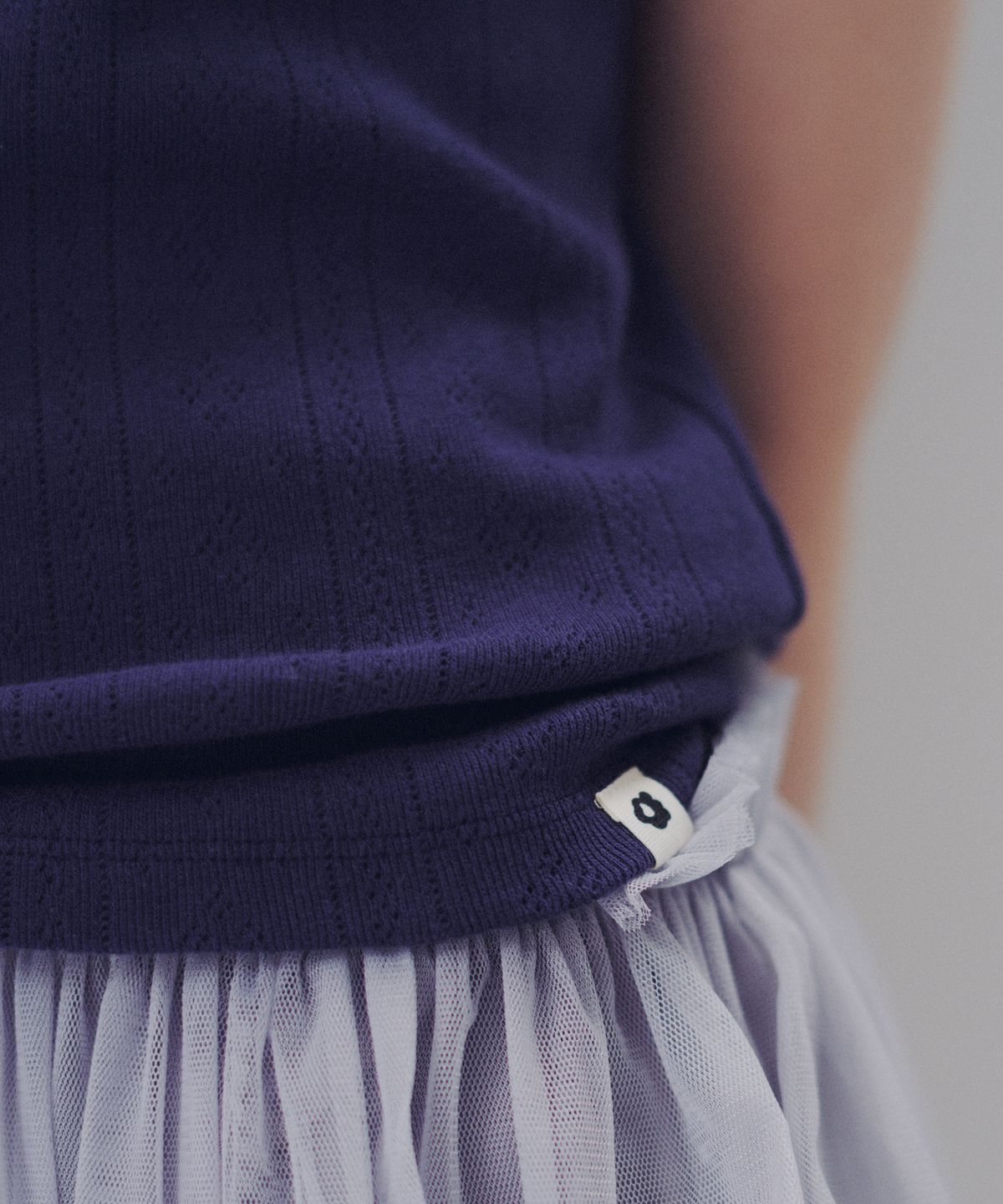 오헤시오(OHESHIO) ROUND COLLAR JACQUARD PUNCHING TEE, NAVY