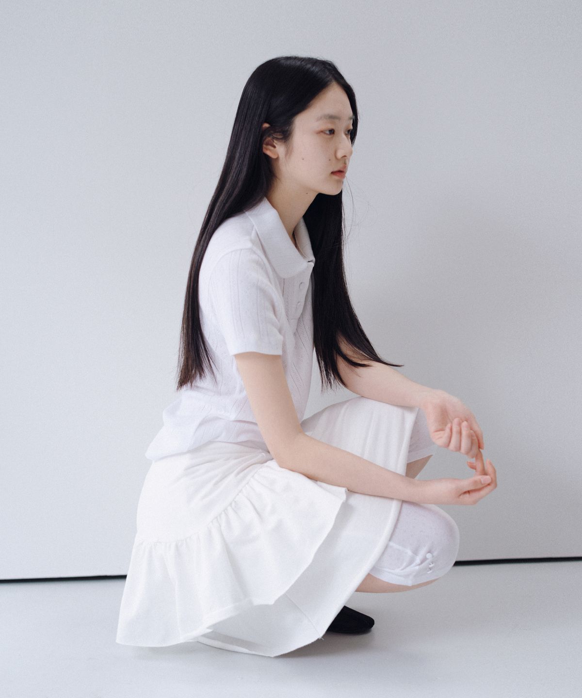 오헤시오(OHESHIO) ROUND COLLAR JACQUARD PUNCHING TEE, WHITE