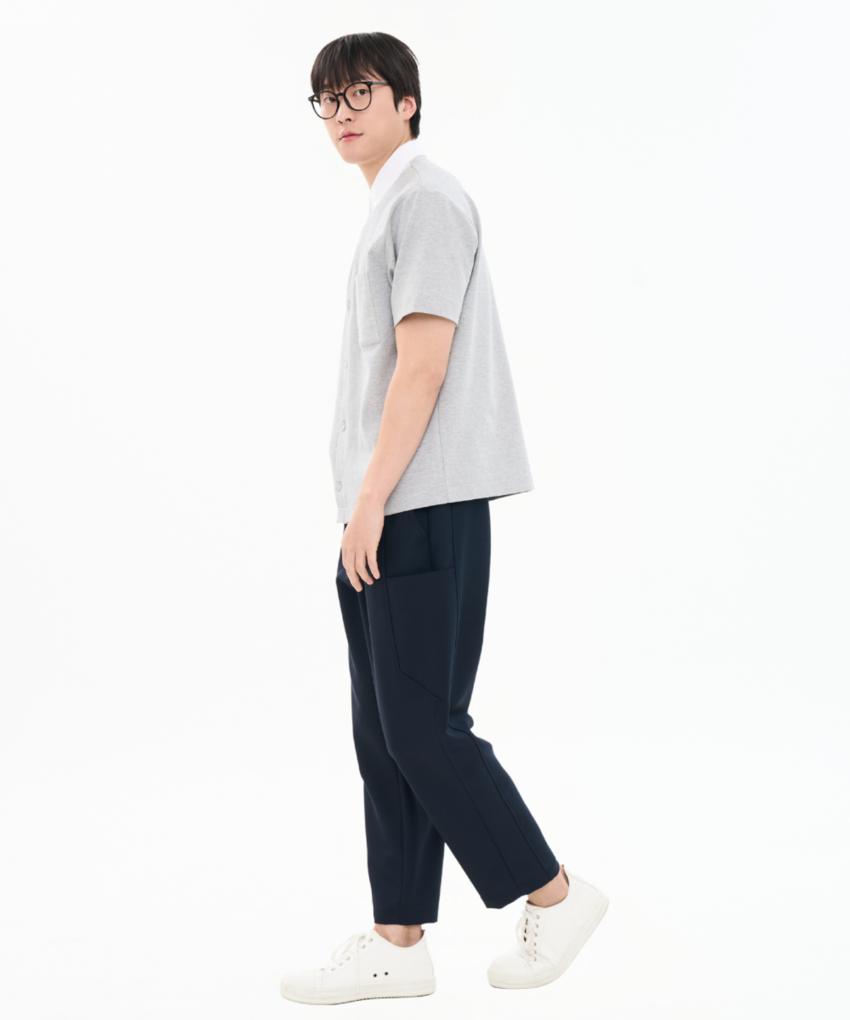 커스텀어스(CUSTOMUS) 남자 변형 주머니 절개라인 배기핏 허리 전체 E밴딩 9부 슬랙스 CXS26SWPT210 NAV