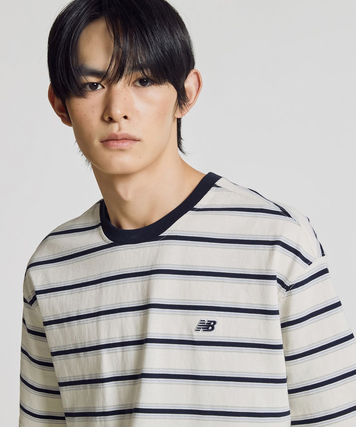뉴발란스(NEW BALANCE) NBNEG31583 / UNI 트랙 클럽 스트라이프 반팔티 (CREAM)