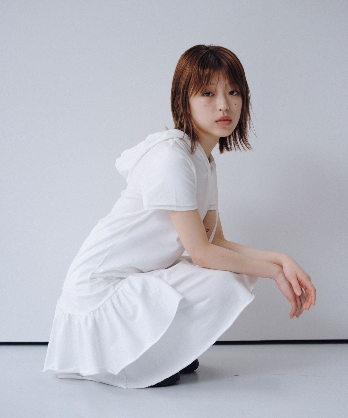오헤시오(OHESHIO) HOODED LAYERED CAP SLEEVE T-SHIRT, WHITE