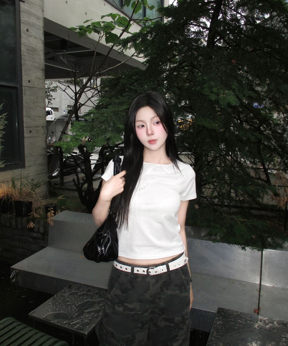 지제뮤지엄(ZIZEMUSEUM) SLASH PINTUCK T-SHIRT (WHITE)