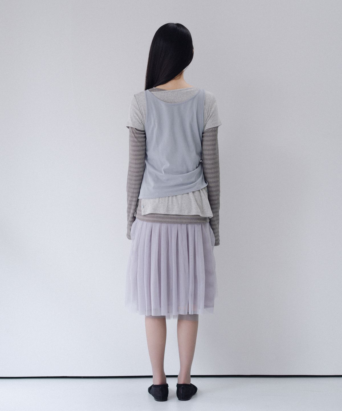오헤시오(OHESHIO) STRIPE PLEATED LONG SLEEVE, CHARCOAL