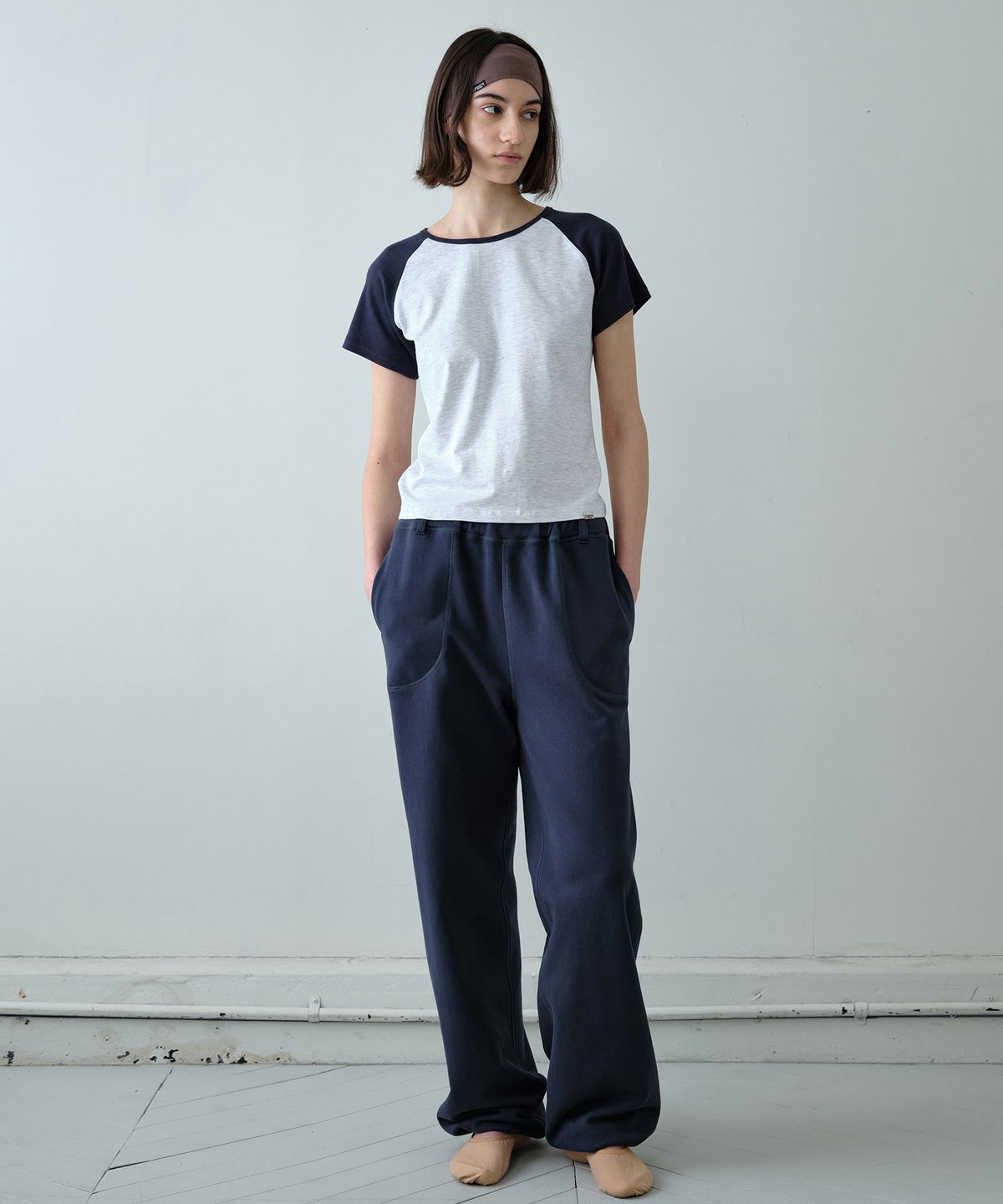 시메트릭 퍼센트(SYMMETRICPERCENT) Raglan Baby T-shirt / Melange Grey
