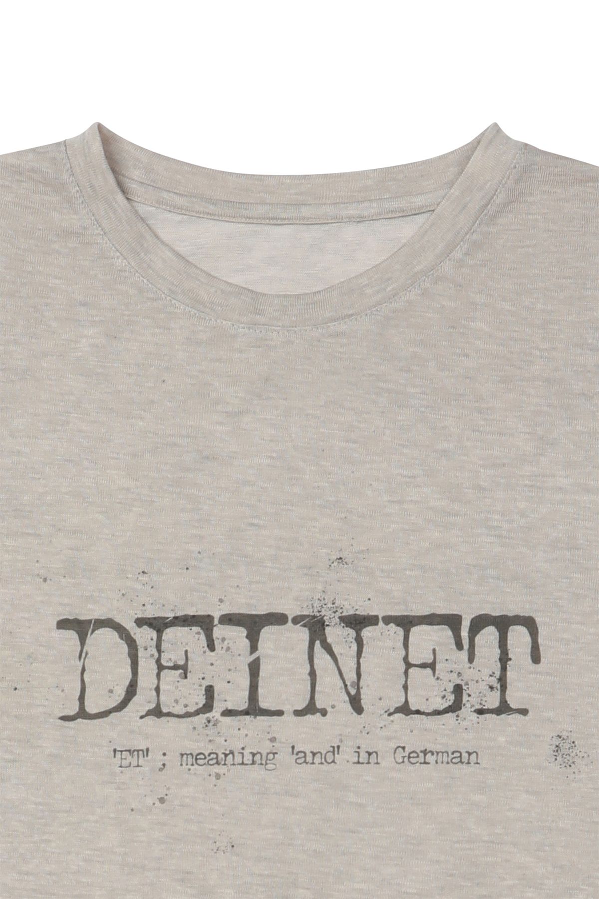 다이닛(DEINET) OVERFIT SWEAT GRAPHICS T-SHIRT IN ASH BEIGE