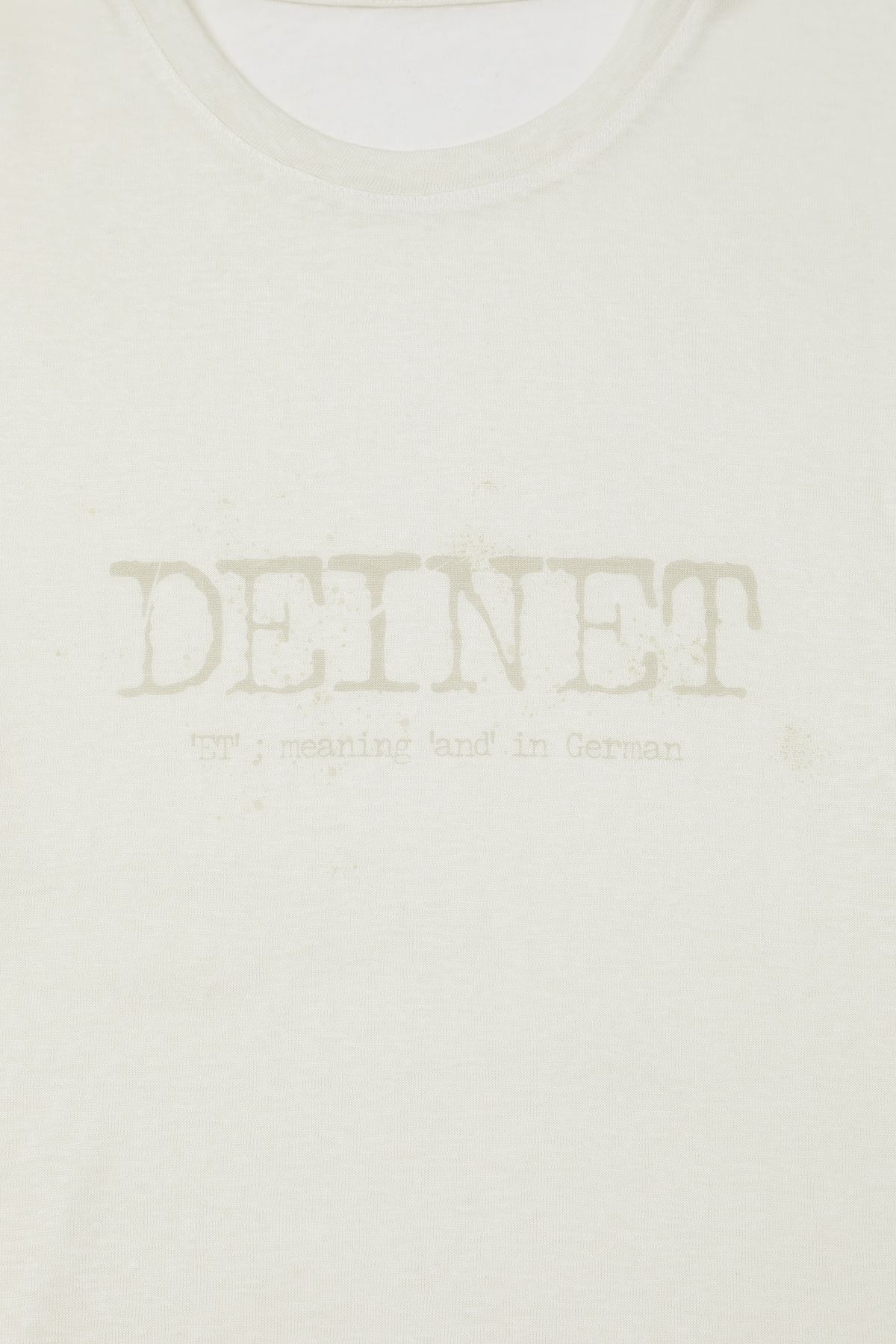 다이닛(DEINET) OVERFIT SWEAT GRAPHICS T-SHIRT IN IVORY