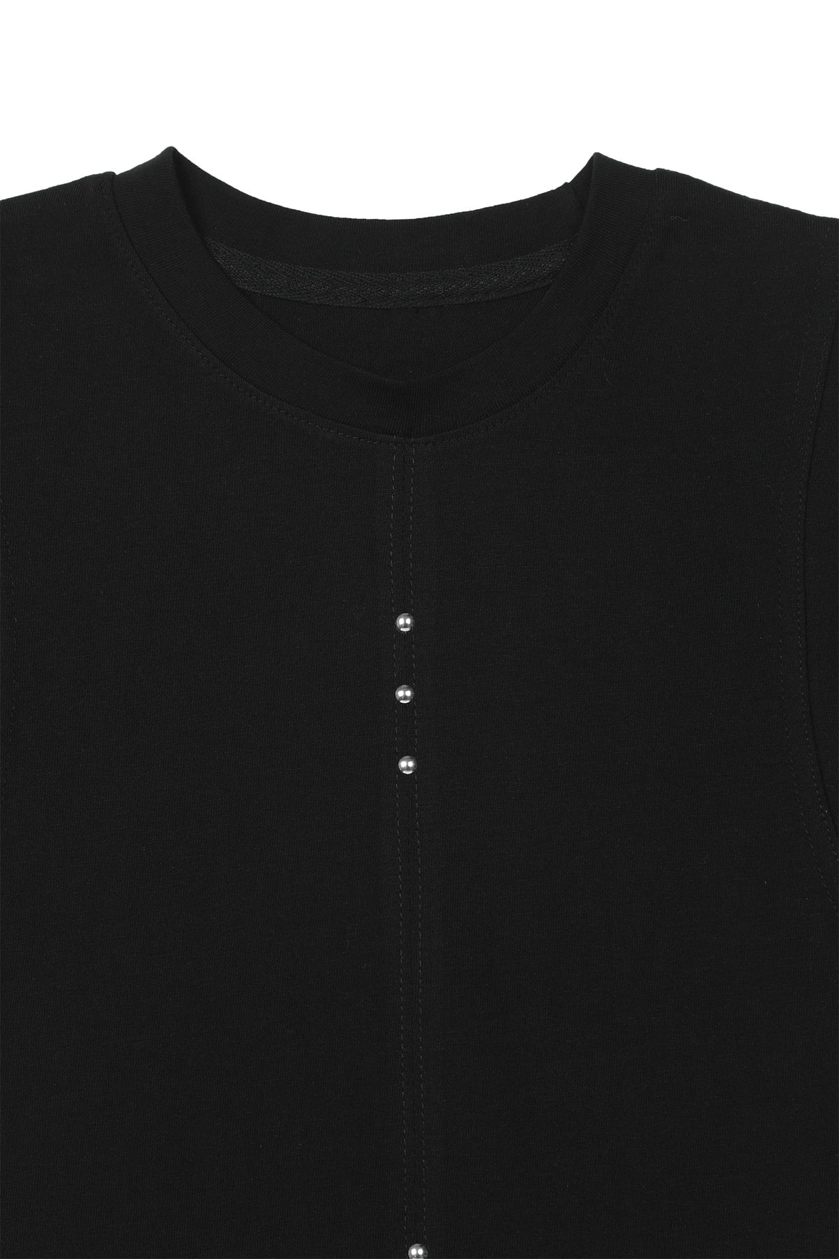 다이닛(DEINET) METAL DETAIL T-SHIRT IN BLACK