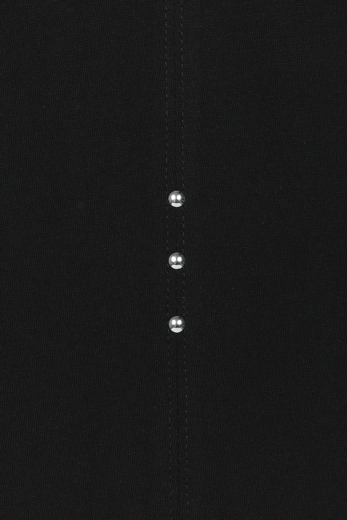 다이닛(DEINET) METAL DETAIL T-SHIRT IN BLACK