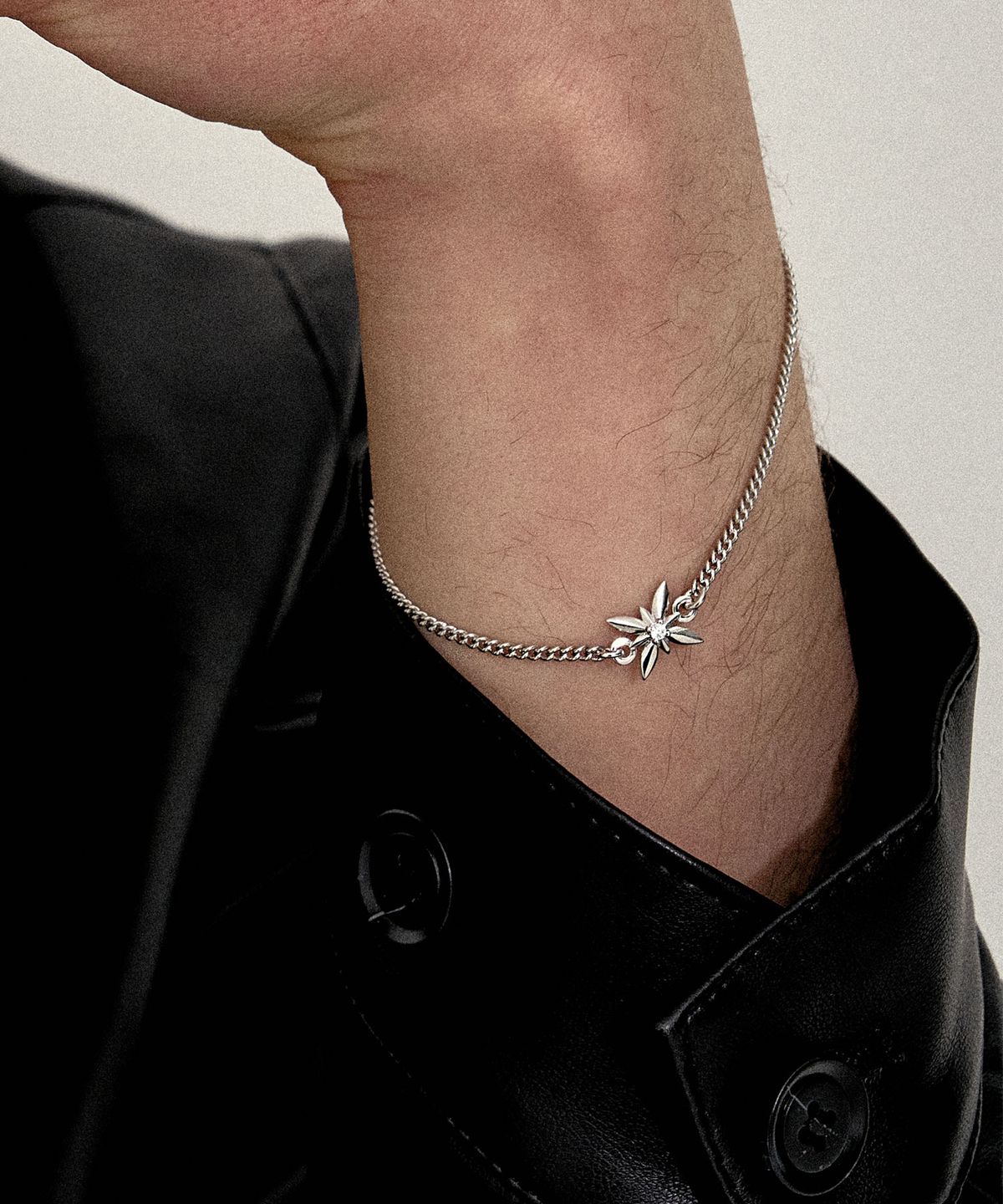 에이지47(AG47) M.C-B-09  Flower Cubic Point Bracelet