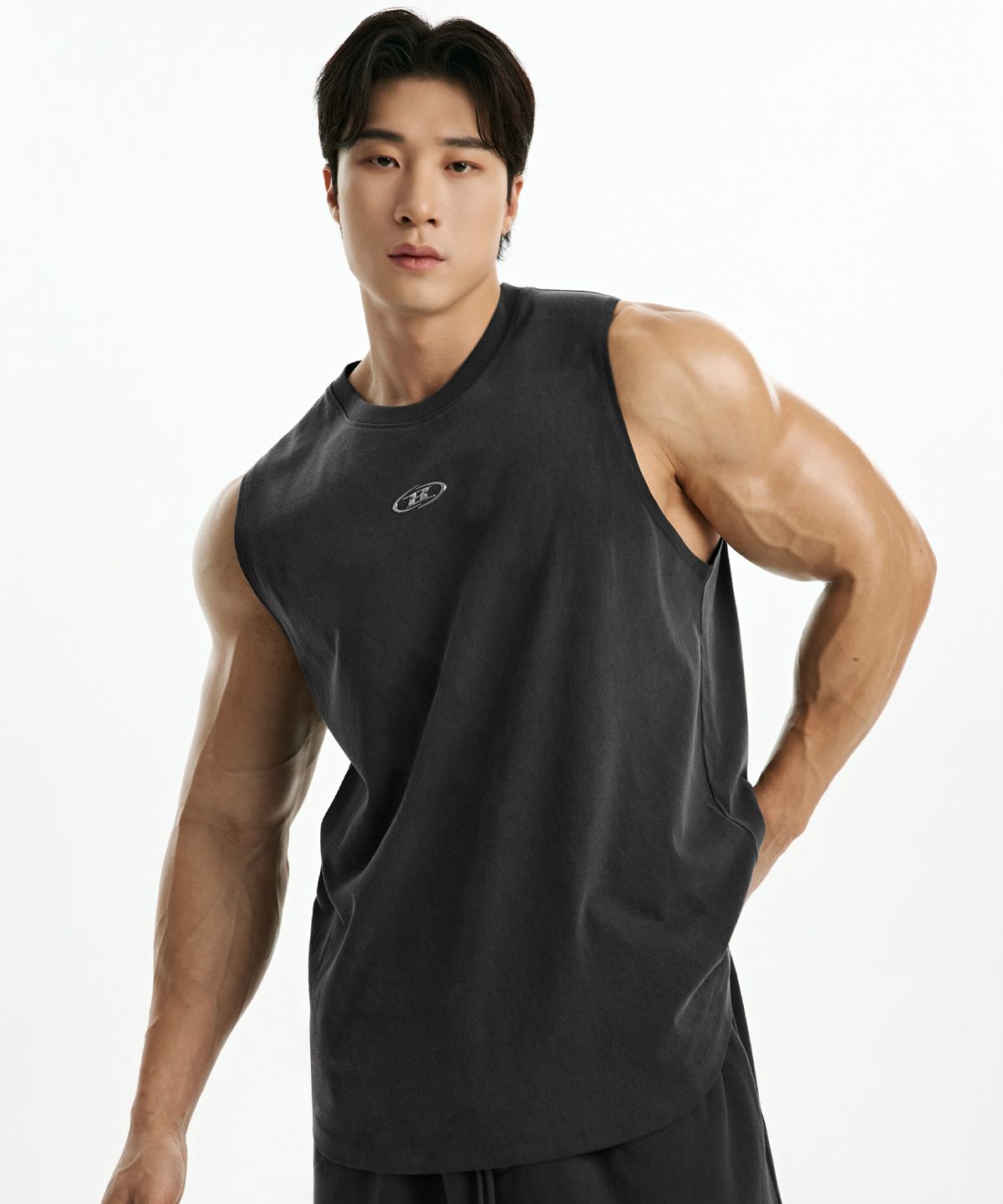본투윈(BORN TO WIN) SILVER B COMFORT FIT SLEEVELESS [CHARCOAL]