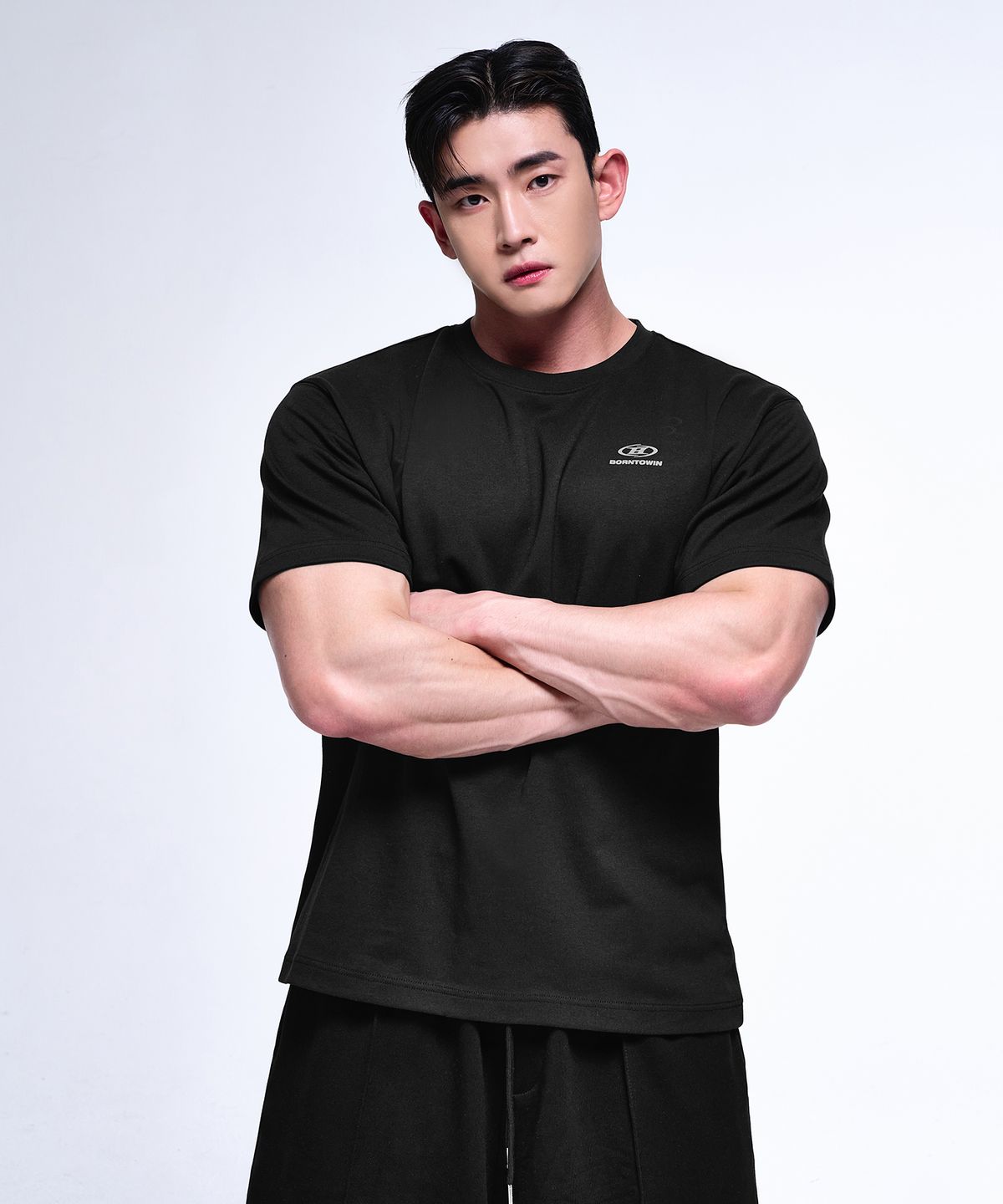 본투윈(BORN TO WIN) [2 PACK] ESSENTIAL PACK REGULAR FIT T-SHIRTS [BLACK WHITE]