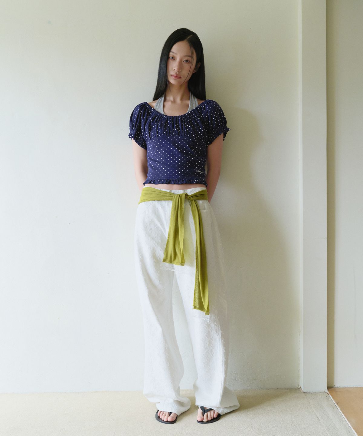 로라로라(ROLAROLA) DAMAGE CURVED WIDE DENIM PANTS WHITE