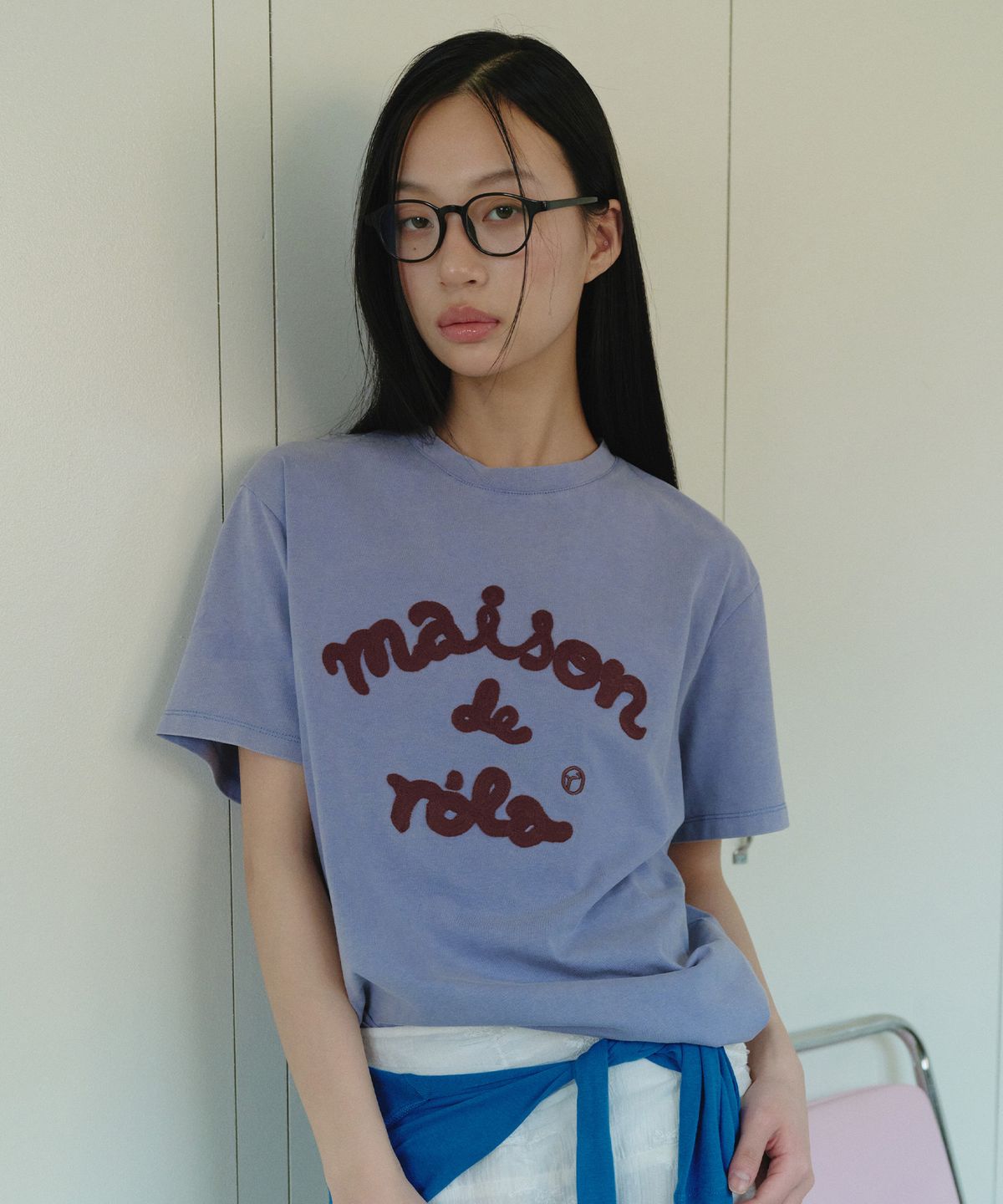 로라로라(ROLAROLA) MAISON DE ROLA EMBROIDERY PIGMENT LOOSE FIT T-SHIRT BLUE