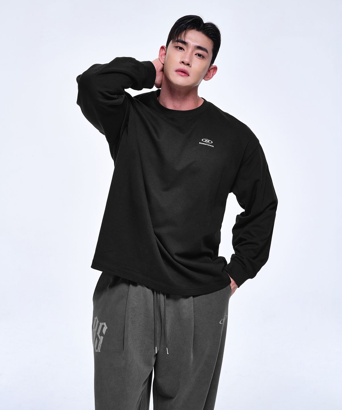 본투윈(BORN TO WIN) SILVER B LOGO OVER FIT LONG SLEEVE [BLACK]