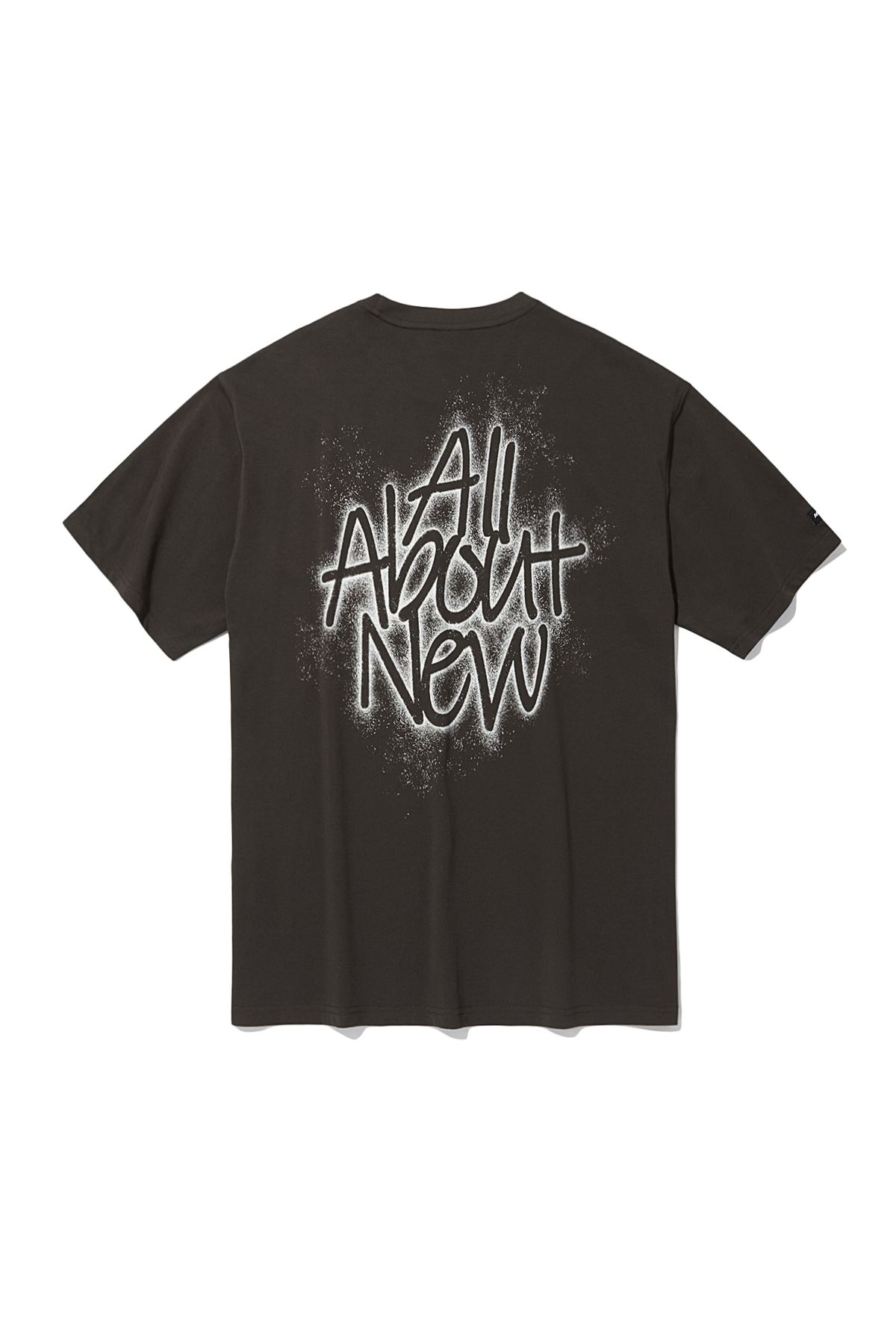 올어바웃뉴(ALL ABOUT NEW) 망점 로고 변형 반팔 티셔츠 브라운 ANA2TR03ABR