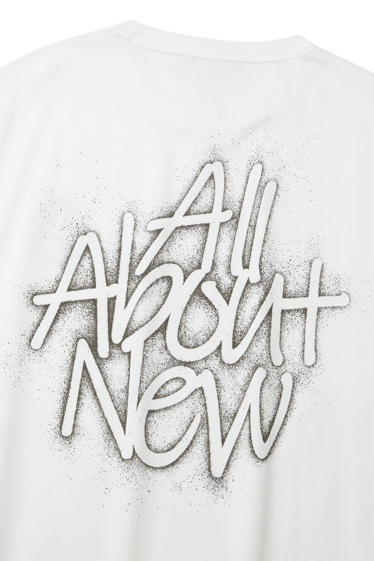 올어바웃뉴(ALL ABOUT NEW) 망점 로고 변형 반팔 티셔츠 화이트 ANA2TR03AWH