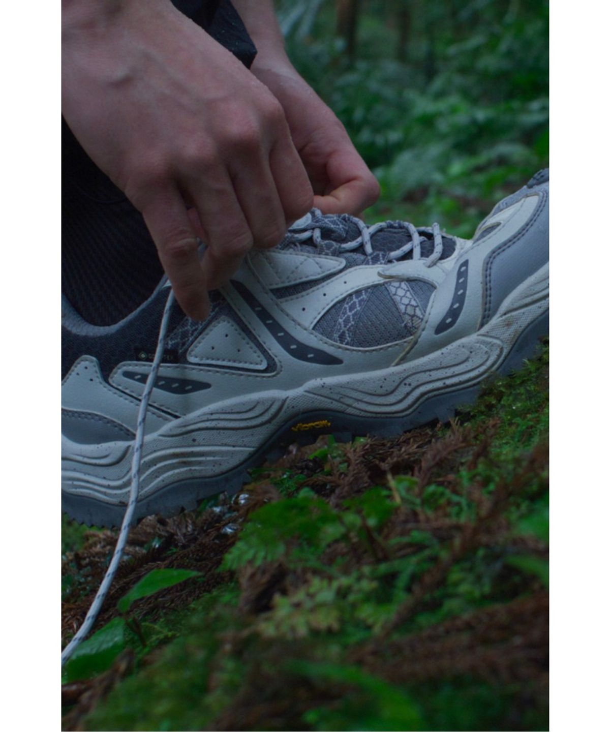 코오롱스포츠(KOLON SPORT) 하이킹 슈즈 호크 라이즈 GTX FE4KX26310GRY