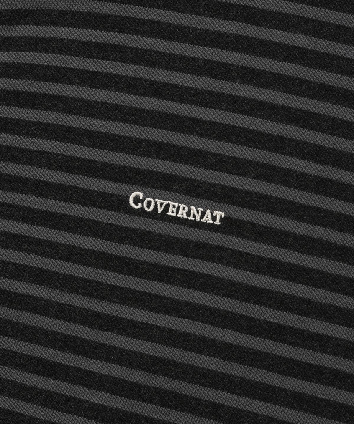커버낫(COVERNAT) 스몰 로고 스트라이프 크롭 후드집업 차콜
