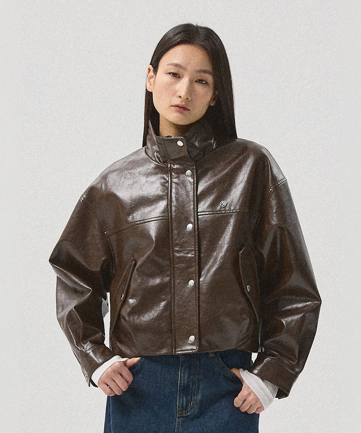 아흐레(AHRE) Enzo Faux Leather Wind Jacket_BROWN